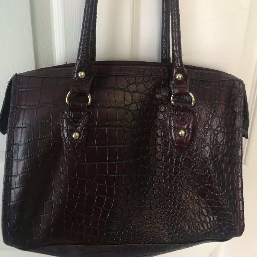 Cute purse. Medium sized